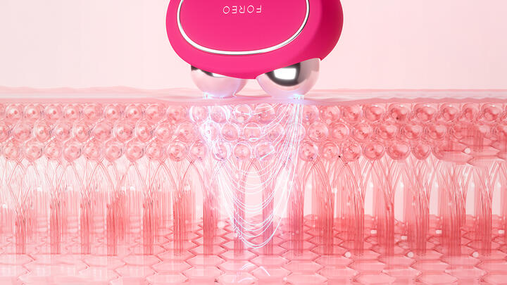 Vector image of FOREO BEAR™ device sending microcurrent into the skin